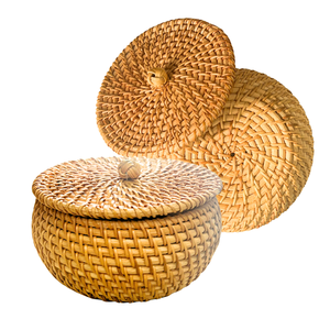 Almacenamiento versátil para uso en interiores y exteriores CESTA DE RATÁN CON TAPA para el hogar y el jardín - Product Image 1