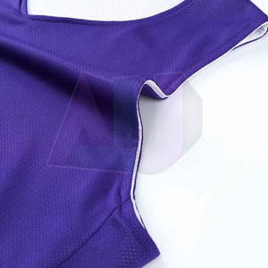Vente directe d'usine, ensembles d'uniformes de basket-ball pour hommes, respirants, tissu 100% polyester, évacuation de l'humidité, légers, logos personnalisés - Product Image 4