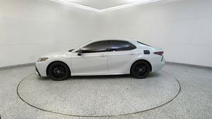 Camry 2023 Gasolina/Petrolio Turbo R18 Volante a la Izquierda Luces LED Techo Panorámico - Product Image 4