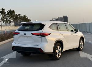 Toyota Highlander Hybrid 2.5L del 2022 usata, SUV a trazione anteriore, pronta per la spedizione, veicolo familiare a 5 posti. |   Pronto per l'esportazione - Product Image 6