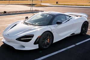 Vehículos Usados de Segunda Mano, Mc-Laren 750S 2024, 740 hp, Listos para Enviar - Product Image 5