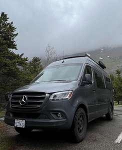 Camping-car de luxe 4x4 Mercedes-Benz Sprinter Grand Canyon. - Product Image 6