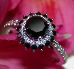 แหวนแต่งงานเพชรโมอิสซาไนต์ทรงกลม เงินแท้ 925 แหวนเพชรโมอิสซาไนต์สีดำ - Product Image 1