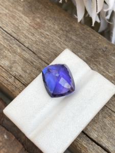 Pierre précieuse tanzanite naturelle certifiée 15.69 carats grande taille coussin coupe Zoisite pierre précieuse en vrac avec loupe propre pour bijoux - Product Image 5