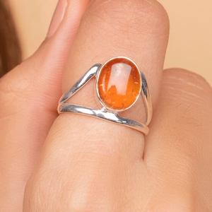 Anillo de regalo de aniversario de estilo clásico de Plata de Ley 925 hecho a mano, piedra preciosa de ámbar Báltico Natural con diamante de corte ovalado para boda - Product Image 1