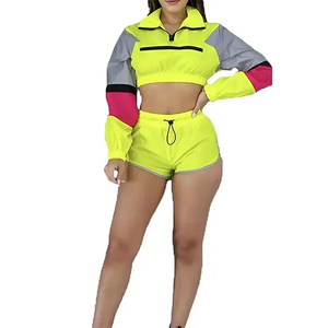 Conjunto Deportivo Corto de Dos Piezas para Mujer, Talla Grande, Estilo Urbano, Personalizado 2025, en Spandex/Poliéster, Chaqueta Corta con Cremallera y Cortavientos - Product Image 3