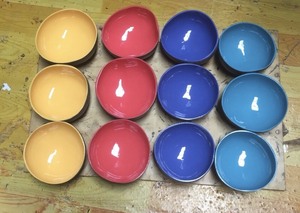 กะลาเคลือบเงาขายส่งภายในชามมะพร้าวหลากสีสำหรับตกแต่งผลิตในเวียดนาม - Product Image 6