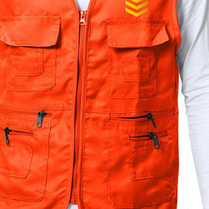 Chaleco informal sin mangas personalizado para hombre al por mayor con múltiples bolsillos de algodón y poliéster para hombre, chaleco cargo de color sólido - Product Image 4