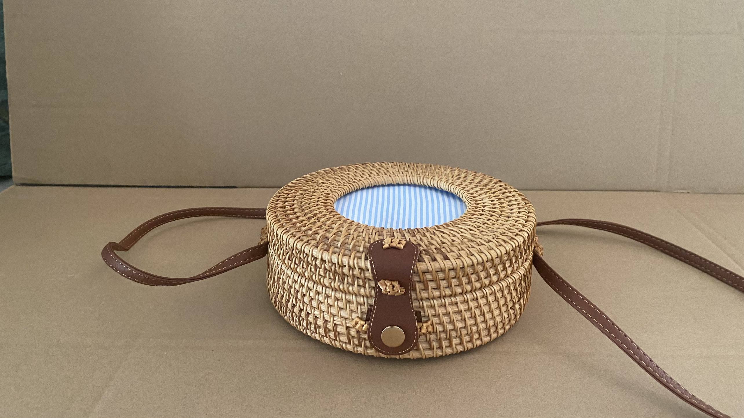 สีน้ำตาล