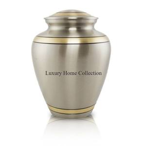Urnas para cenizas de mesa fundidas en aluminio de Color plateado pulidas brillantes con borde de Color dorado, ollas y tarros para cenizas de diseñador hechos a mano - Product Image 1
