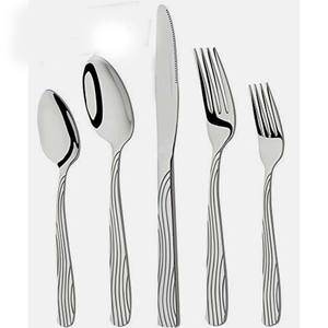 Ensemble de cuillères et fourchettes en acier inoxydable avec Logo personnalisé, plaqué argent et poignée martelée noire - Product Image 5