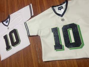 Camiseta de Fútbol Oversize con Cuello en V, Logotipo y Número Personalizados Impresos en Relieve, Calidad Premium, Servicio OEM, Técnica de Lavado - Product Image 6