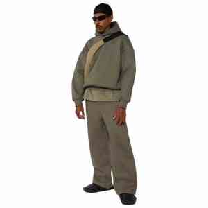 Conjunto Deportivo Personalizado de Invierno para Hombre con Capucha, Diseño Unisex, Tela de Poliéster, Opciones Personalizables - Product Image 3