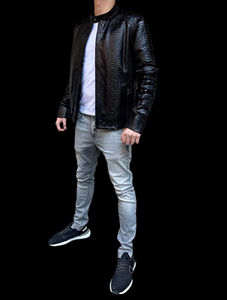 Vente en gros dernier manteau en cuir de vachette véritable de haute qualité, long manteau respirant de style vintage, OEM veste en cuir pour hommes - Product Image 4