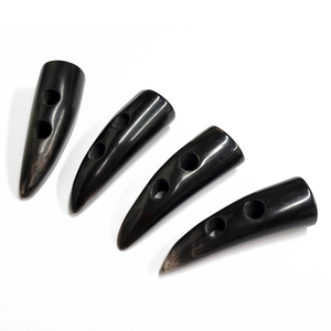 Bouton à bascule en corne de boeuf de buffle poli à la main pour accessoires de vêtement Bascule à 2 trous avec logo de manteau pour la décoration - Product Image 6