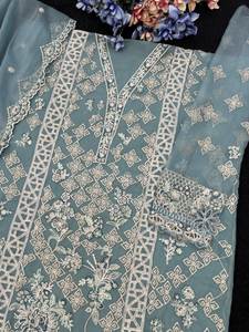 La collection de vêtements de fête et de fête modernes pakistanais sera bientôt lancée! RADHE EXPORTS Organza Soie KURTI PENT avec DUPATTA - Product Image 3