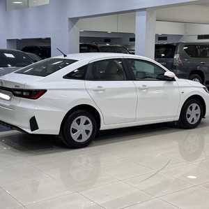2024ที่ใช้สำหรับ Toyota Yaris เบาะนั่งทำจากผ้าสำหรับตกแต่งภายในแบบอัตโนมัติสีดำ R17ชั้นวางหลังคาอัลลอยด์แบบ4L เครื่องยนต์ใช้แก๊สไฟฟ้า - Product Image 3