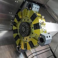 Machine de tournage CNC avec guides linéaires THK et pince hydraulique pour petites pièces de soupapes et barres de 52 mm