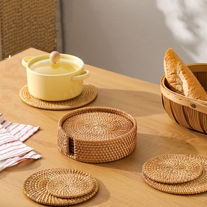 Posavasos de ratán redondos naturales clásicos con soporte, alfombrillas ecológicas reutilizables resistentes, personalizadas para comedor - Product Image 1