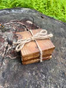 แผ่นรองแก้วไม้เนื้อแข็งคุณภาพพรีเมียม ทำด้วยมือจากไม้ธรรมชาติ ชุดแผ่นรองแก้วชา กาแฟ ใช้ซ้ำได้ เป็นมิตรกับสิ่งแวดล้อม ปกป้องเฟอร์นิเจอร์ - Product Image 3