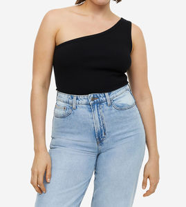 Vente en gros Top court personnalisable à épaule unique pour femmes, coupe ajustée, hauts de couleur noire unis à la mode durable pour femmes - Product Image 1