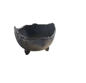 Bol en laiton d'aspect traditionnel pour rehausser l'affichage des fruits secs et de la date lors de réceptions ou de dîners à la maison. - Product Image 3