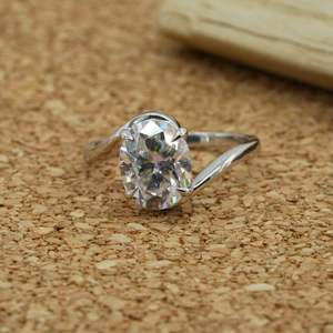 Fascinant Chic Lab Grown Diamond Ring 10K Gold Oval Cut 3 CARAT VVS2 IGI Certifié Bijoux De Luxe Cadeau De Fiançailles Femmes - Product Image 1