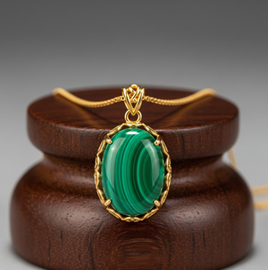 Vente en gros de chaîne délicate en argent sterling 925 pendentif en forme de goutte ronde en malachite naturelle de Bohème cristal de guérison en or 18 carats - Product Image 5