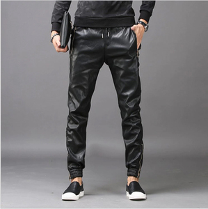 กางเกงวอร์มหนังเทียมมีกระเป๋ามีซิปสำหรับผู้ชายกางเกงทรงดินสอเข้ารูปกางเกงแฟชั่นสีดำ - Product Image 5
