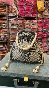 New Arrival Sophisticated <b>Pearl</b> Beadwork on Velvet Lush for Women Bridal Wedding <b>Bags</b> Evening Tote <b>Bag</b> for Women - Product Image 4