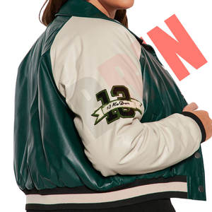 Chaqueta Varsity de Mezclilla para Mujer, Hecha a Medida, de Alta Calidad, Corte Ajustado, con Cuello de Piel de Zorro, Cierre de Cremallera a Prueba de Viento, Personalizada - Product Image 5