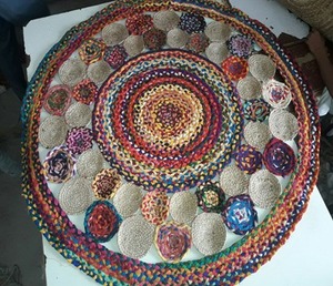 ปอกระเจาและ chindi คู่ดีไซน์บบอร์ดเดอร์พรมทรงกลมถักลายดอกไม้เป็นมิตรกับสิ่งแวดล้อมกองแบนกันลื่น - Product Image 1