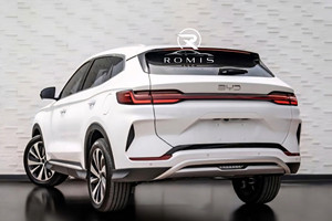 BYD Song SUV Elettrico Bianco Usato - Veicolo Familiare per Pendolari (Vista Frontale) - Product Image 5