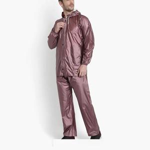 Vêtements d'entraînement de jogging personnalisés Veste coupe-vent et pantalon de survêtement zippé Survêtements coupe-vent en nylon avec logo personnalisé pour hommes - Product Image 2