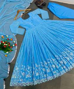 แกลมัวร์เจียมเนื้อเจียมตัว: ชุดเดรสมุสลิม Abaya ผู้หญิง ดูไบ - เติมตู้เสื้อผ้าของคุณด้วย Abayas เจียมเนื้อเจียมตัวและมีสไตล์เพื่อการผสมผสานของความสง่างาม - Product Image 6