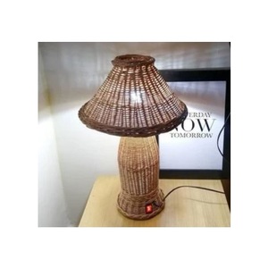 Lámpara de Mesa de Diseño Rústico Hecha a Mano con Mimbre Tejido y Luz LED Blanca Cálida, Iluminación Decorativa Creativa - Product Image 1