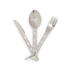 Vente en gros de kit de couverts en acier inoxydable Poignée articulée à trous Jeu de couverts en acier inoxydable plaqué argent best-seller - Product Image 1