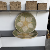 Décoration murale ronde avec motif de fleurs en jonc de mer naturel Matériau naturel Fabriqué au Vietnam Décoration murale Vente en gros