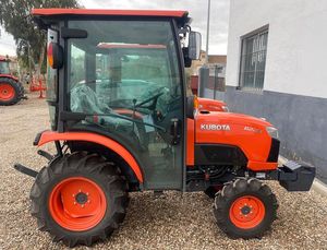Venta caliente Kubota B2261 Compact Tractor Garden con cargador frontal de buena calidad - Product Image 4