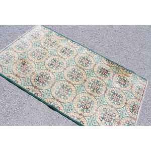 Alfombra Turca Vintage de 3.4x6.1 pies, Alfombra Decorativa, Alfombra de Lana con Diseño Floral Verde y Rojo - Product Image 4