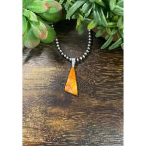 Pendentif artisanal Navajo en nacre et argent sterling, motif pavé - Product Image 1