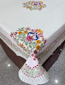 Fabriqué à la main 100% coton nappe élégante Design Floral traditionnel Artisan main bloc impression à la main élégante couverture de Table - Product Image 1