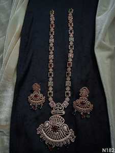 PENDENTIF AMÉRICAIN TRADITIONNEL ENSEMBLE PENDENTIF DIAMANT AMÉRICAIN AMÉRICAIN AMÉRICAIN ET ENSEMBLE PENDENTIF CLASSIQUE PLAQUÉ OR POUR FEMMES ET FILLE ET ENSEMBLE DE BIJOUX - Product Image 3