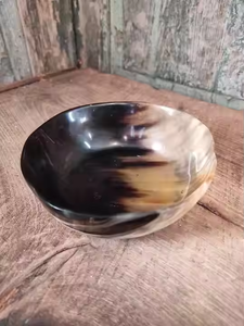 ชามเขาควายอินเดีย งานฝีมือขัดเงา รูปทรงสัตว์ เป็นมิตรกับสิ่งแวดล้อม สำหรับเสิร์ฟสลัด โดย Crescent Crafts - Product Image 2