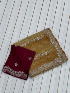 Sari Indio Tradicional de Última Moda para Mujer, en Seda Espacial, con Bordado con Hilo y Trabajo Zari en el Pallu, Disponible en Stock - Product Image 2