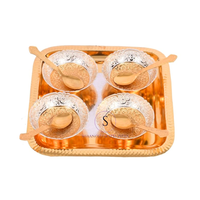 Service de table en laiton plaqué or et argent avec quatre bols, quatre cuillères et un plateau – Meilleure assiette rouge brillante pour cadeaux de remerciement