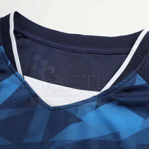 Venta al por mayor personalizado barato transpirable fútbol Jersey uniforme de alta calidad nuevo diseño de los hombres uniforme de fútbol - Product Image 2