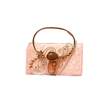 Bolso de mano de resina hecho a mano con nuevo diseño de tendencia para mujeres y niñas, superventas en el Golfo de Qatar, Bahrein, de LUXURY CRAFTS - Product Image 5