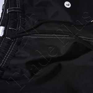 Pantalon de ski classique noir imperméable, isolé, avec taille ajustable, fermetures éclair de ventilation et poignets élastiques, coupe ample - Product Image 6