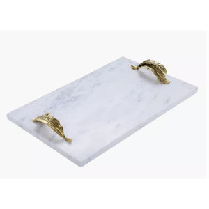 Plateau de service moderne en marbre blanc avec poignées élégantes en feuille d'or pour décoration de mariage, plateau de restauration pour hôtels et restaurants - Product Image 1